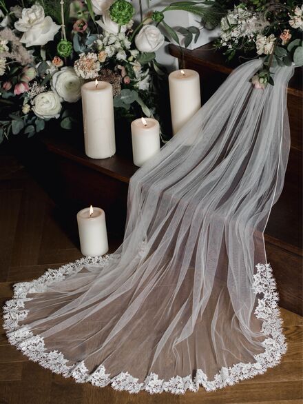 Chantilly & Lace Edge Bridal Veil