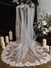 Long Veil with Wide Lace Edge